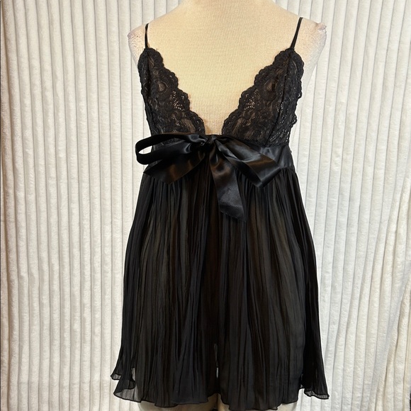 Victoria's Secret Black Chiffon/Lace sheer Babydoll short nightgown satin bow M - Picture 1 of 8